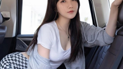 오빠...차에서 한판하까?